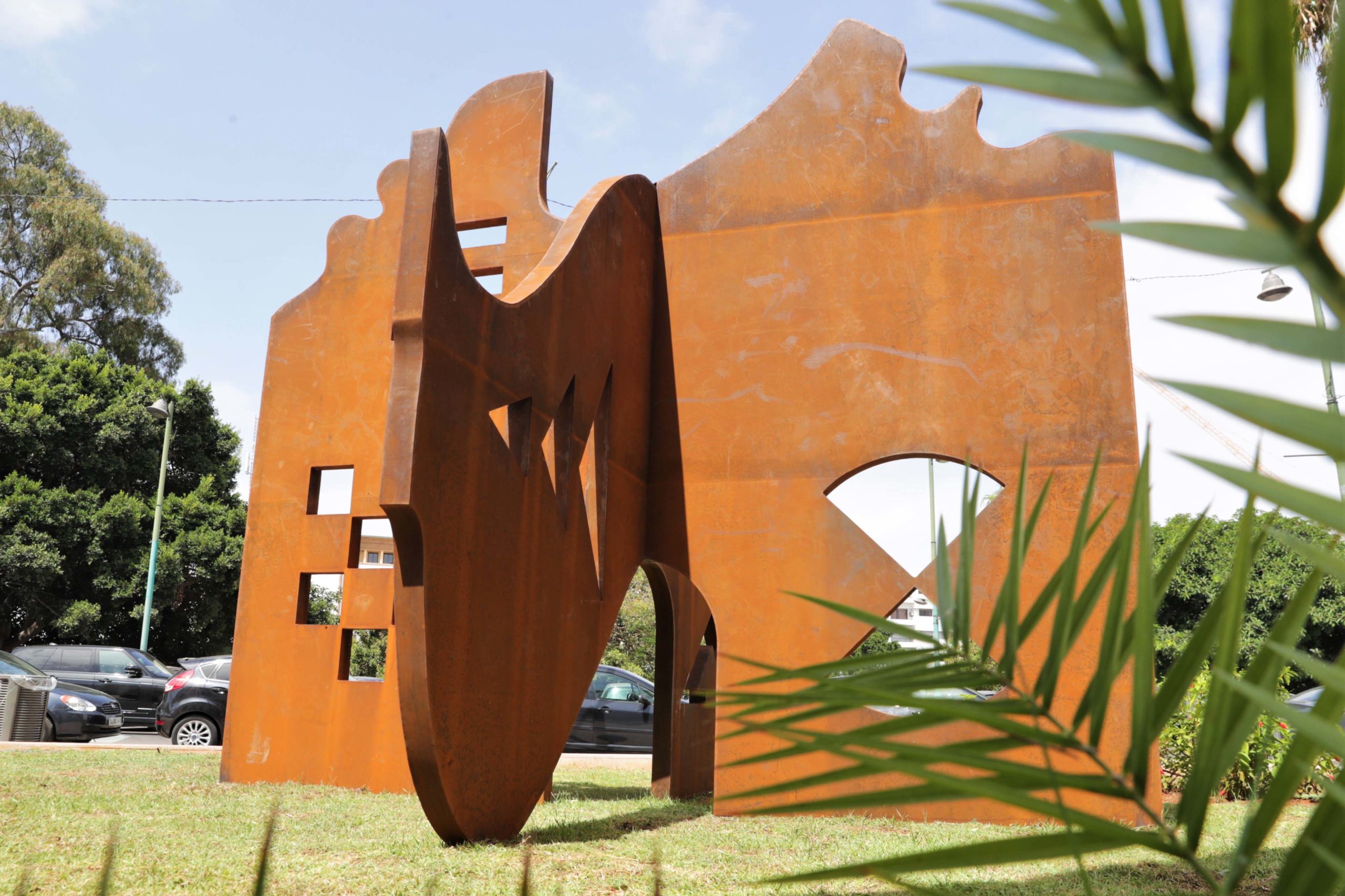 Read more about the article Techniques Innovantes dans la Sculpture Contemporaine Marocaine